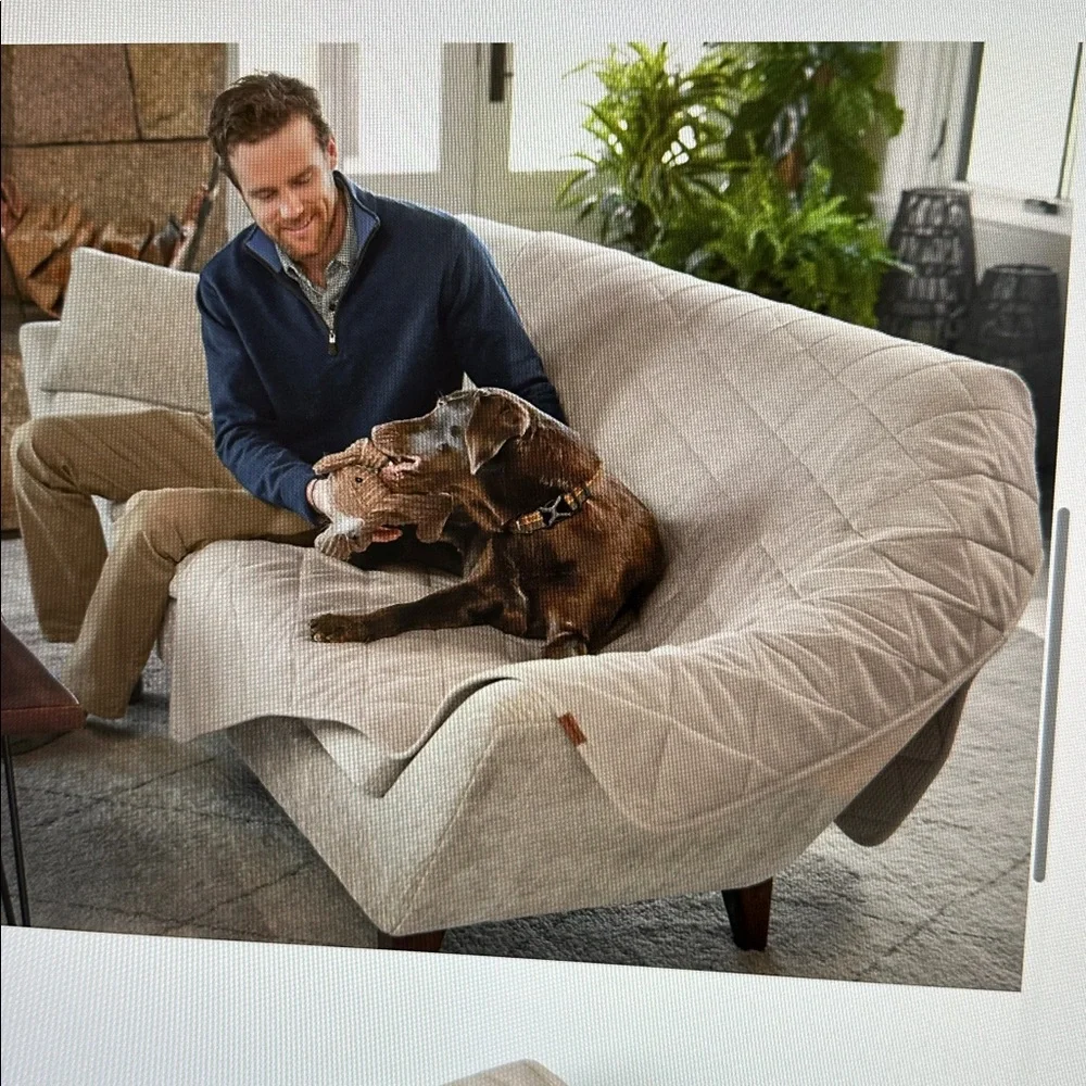 Orvis Grip-Tight Quilted Throw (pet furniture cover)
